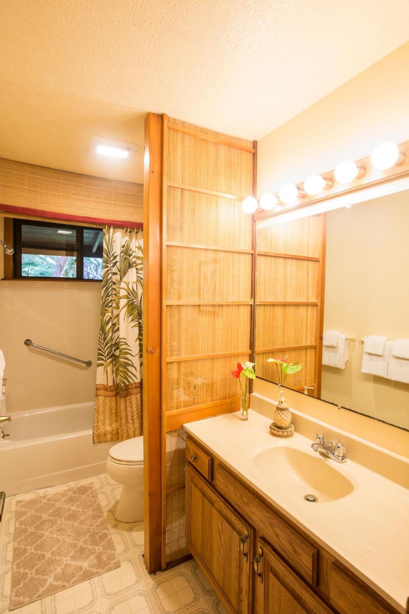 Hale Mauna Loa Upper Level With Shared Hot Tub Волкано Экстерьер фото